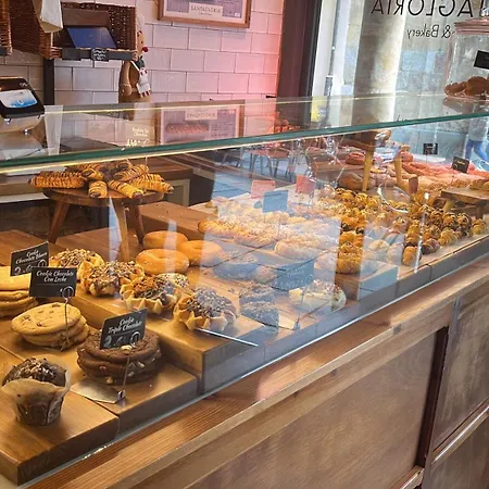 Hospedium Plaza Mayor بيت ضيافة